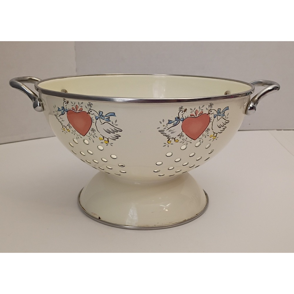 White Enamel Metal Colander with Handles Country Geese Hearts, 90's Cottagecore